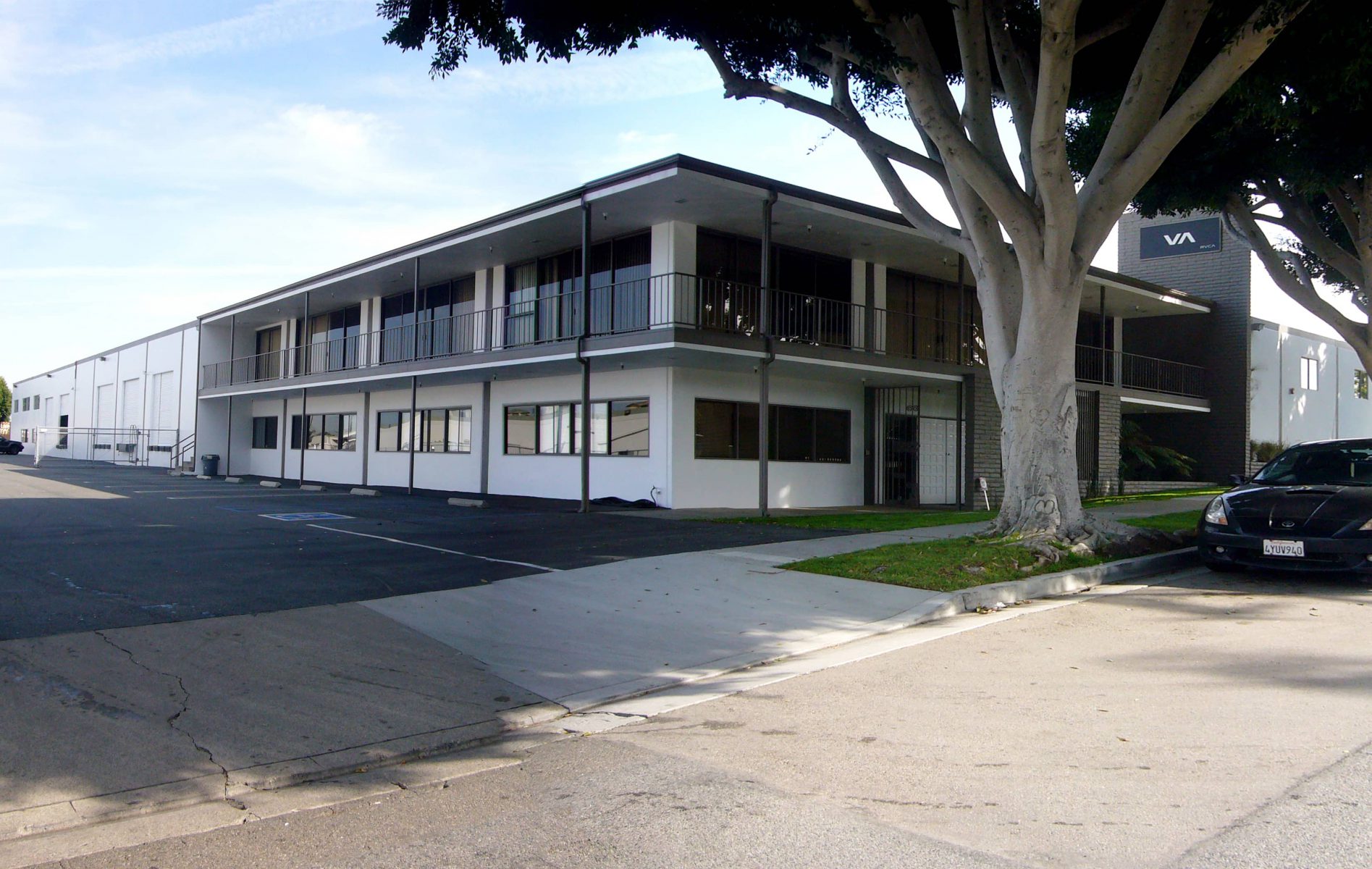 Moved to new HQ on 16th St in Costa Mesa.