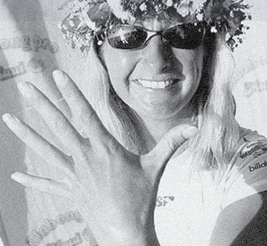 LAYNE BEACHLEY remporte le titre de championne du monde de surf