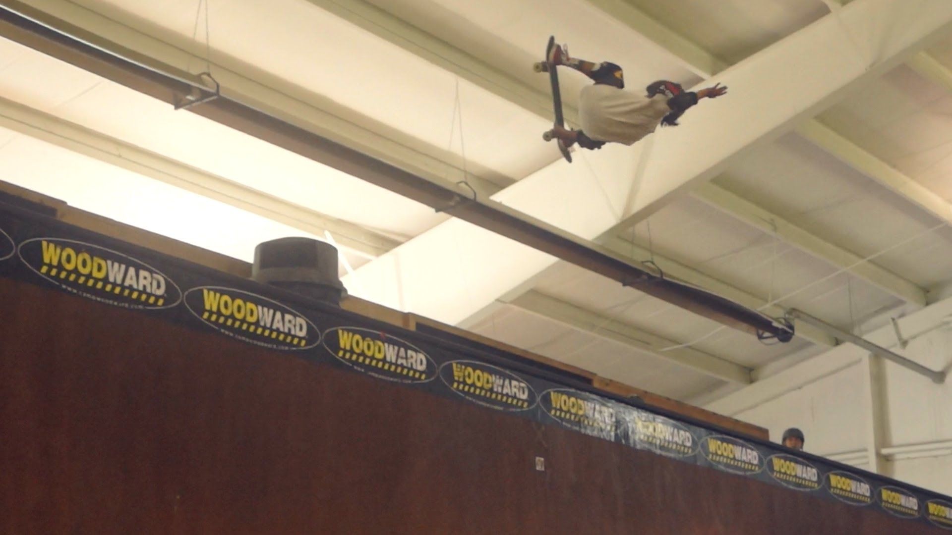 Asher Bradshaw devient le plus jeune skater à plaquer un 900 sur une rampe