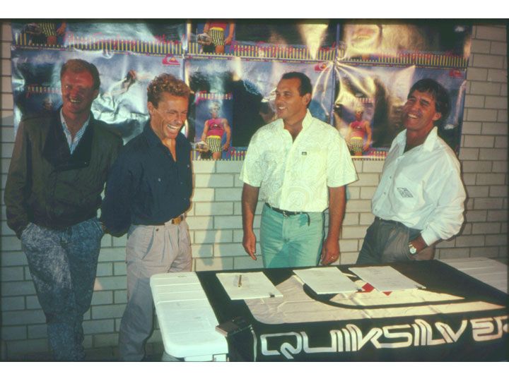 Tom Caroll Renouvèle son contrat avec Quiksilver