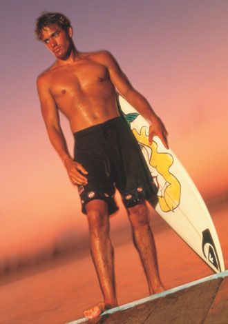 Kelly Slater Signe avec Quiksilver